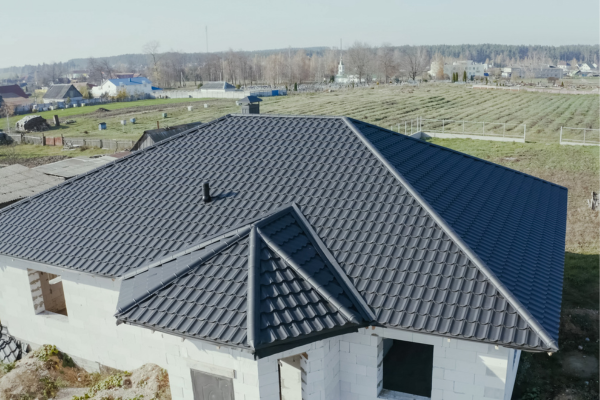 The Advantages of Metal Roofing in Southwest Florida: Unveiling Durability and Efficiency