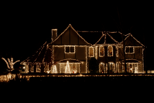 christmas lights on roof