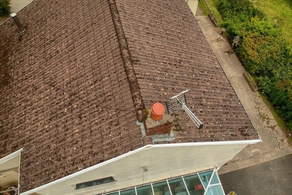 D.I.Y. vs Professional Roofing Services
